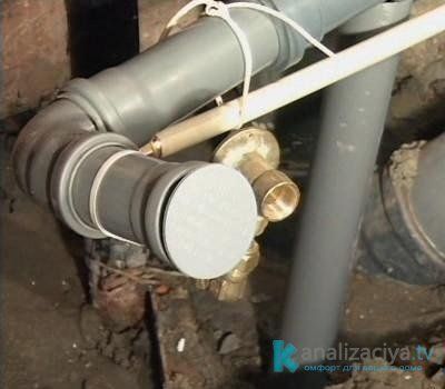 Заглушка на канализационной трубе 