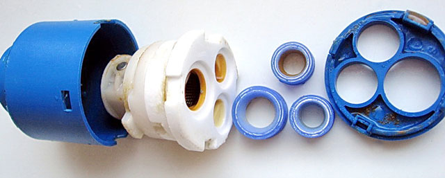 как правильно выбрать смеситель для ванной