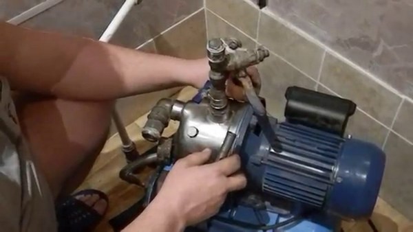 Сначала нужно определить, почему насос не работает