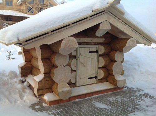 Бревенчатое сооружение