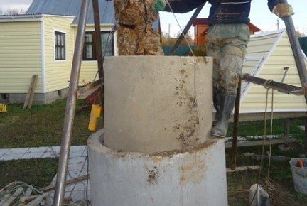 Чтобы наполнить опустевший колодец, иногда его нужно углубить